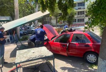 Choca auto contra escuela en Culiacán: hay 3 estudiantes lesionados