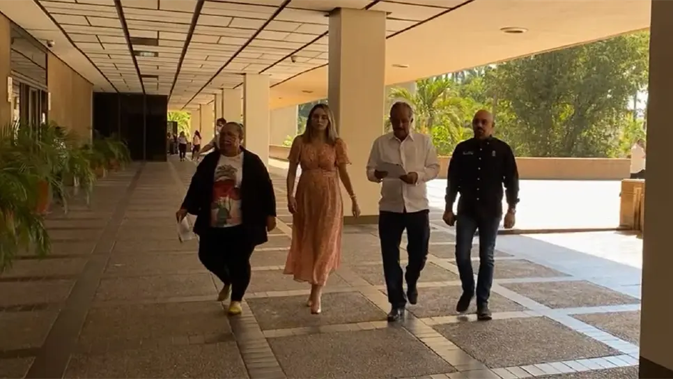 «Reacciona pero no tiene convicción de ayudar»: Rocha a Estrada tras convenio con viudas