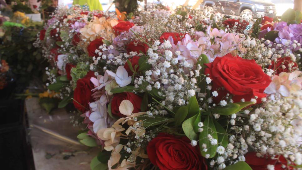 Tiendas de autoservicio comentaran la producción y proveduría de flores