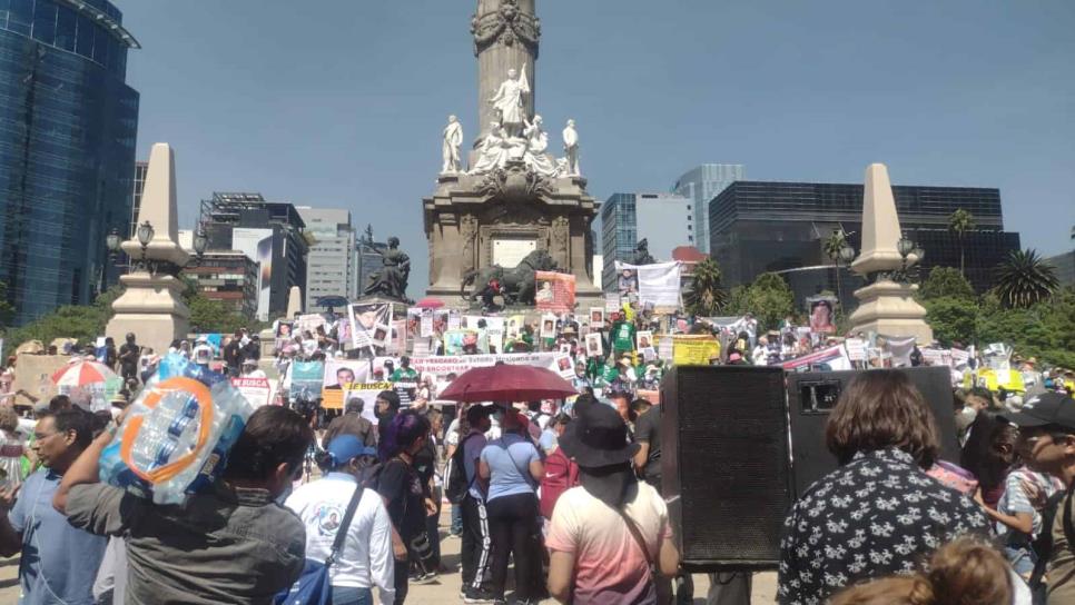 Rastreadoras de El Fuerte y miles de madres de desaparecidos marchan en CDMX