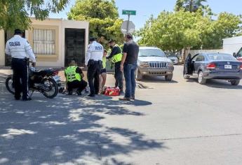 Embisten a pareja de motociclistas en Urbi del Rey