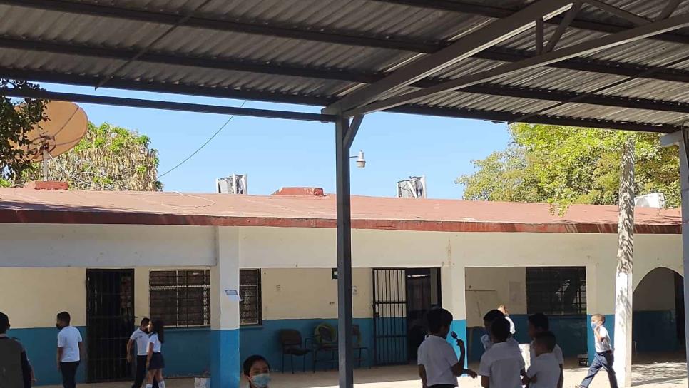 Aseguradora de SEPyC tarda hasta tres años en pagar daños en escuelas robadas