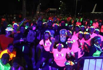 Ahome se pone en ritmo con la fiesta neon