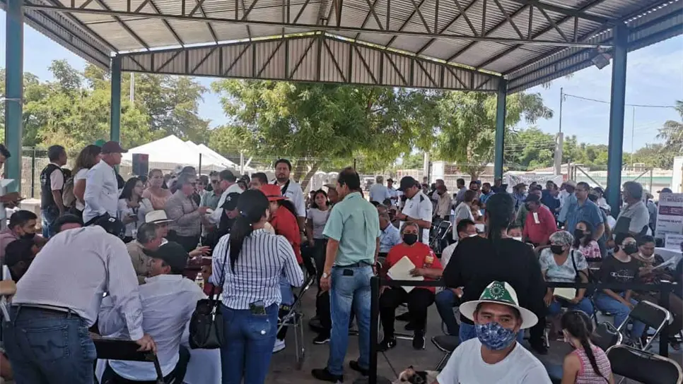 Feria de Bienestar atiende a habitantes de Bachomobampo 2