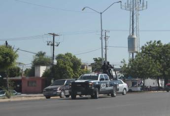 Captan a policías de Ahome vendiendo fierro viejo en una patrulla