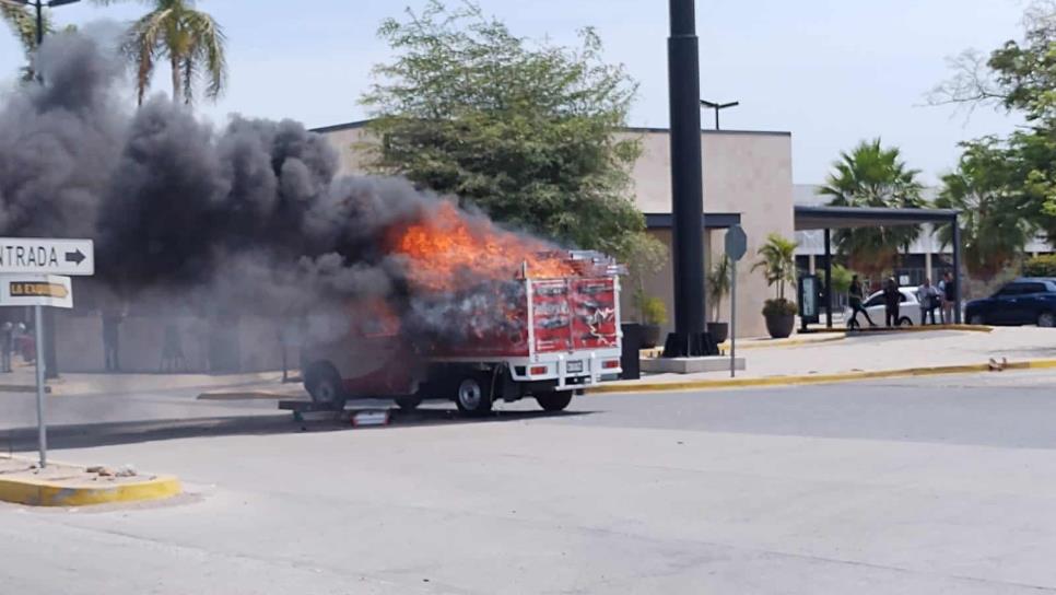 Se quema camioneta de conocida ferretería en la colonia San Rafael, en Culiacán