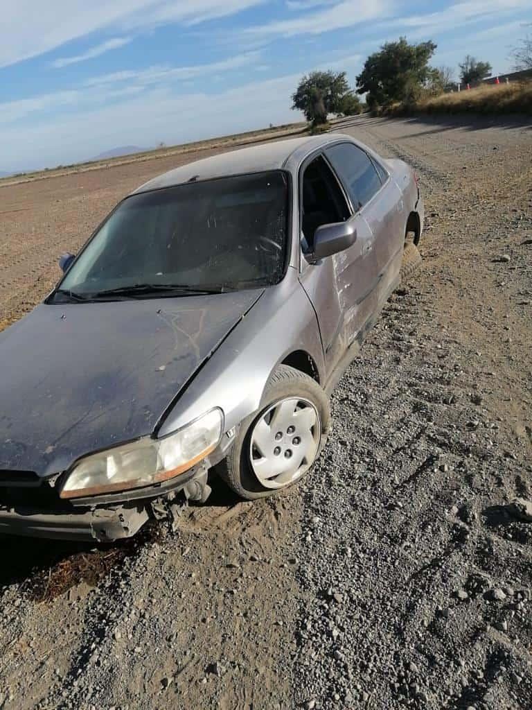 Daños materiales tras salirse del camino en Angostura