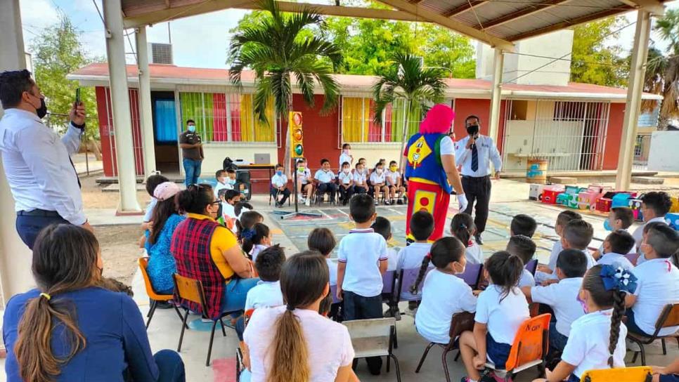 Visita el payaso «Señalín» a niños del kínder Gandhi, en Mazatlán