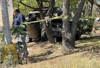 Choque contra árbol deja una mujer sin vida y dos personas lesionadas en Mazatlán