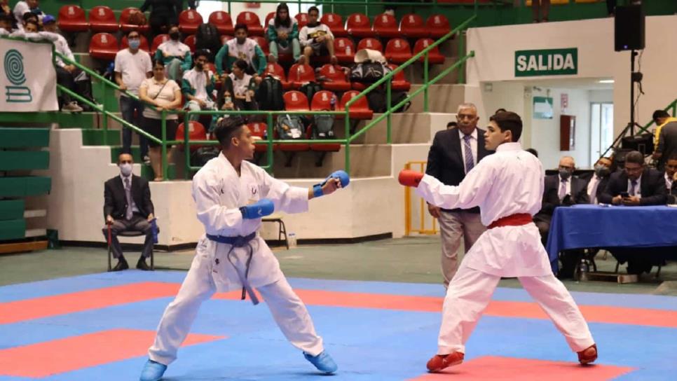 El sinaloense Manuel Angulo gana medalla de plata en kumite UACJ 2022