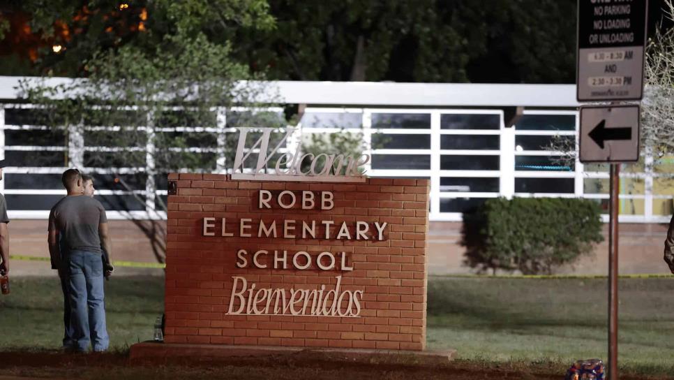 Sube a 19 el número de niños asesinados en el tiroteo en un colegio de Texas