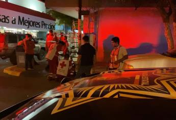 Golpean a hombre por «mano larga» en Guamúchil, termina en barandilla
