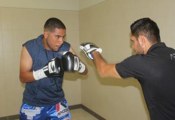 Boxeador Israel Bernal buscará seguir con paso perfecto