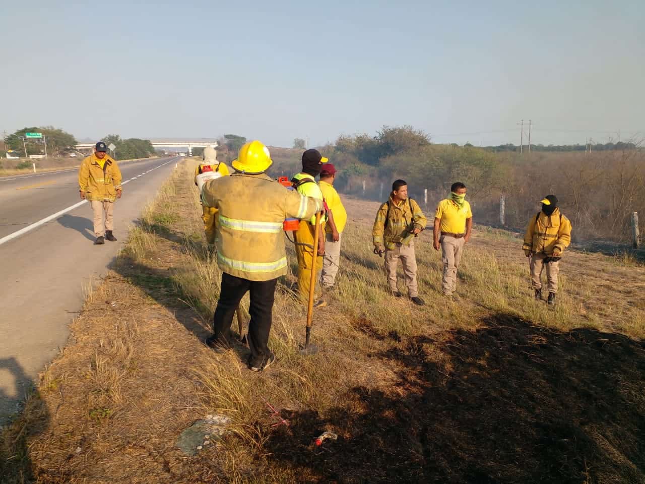 Gobierno estatal traslada a Michoacán a 32 personas lesionadas por accidente carretero