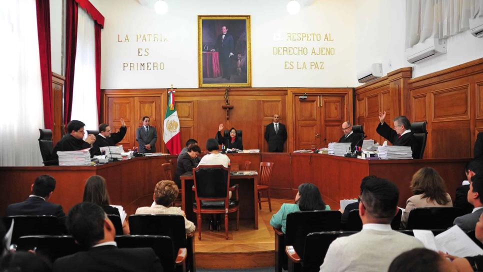 Suprema Corte invalida normas contra aborto y derechos de homosexuales