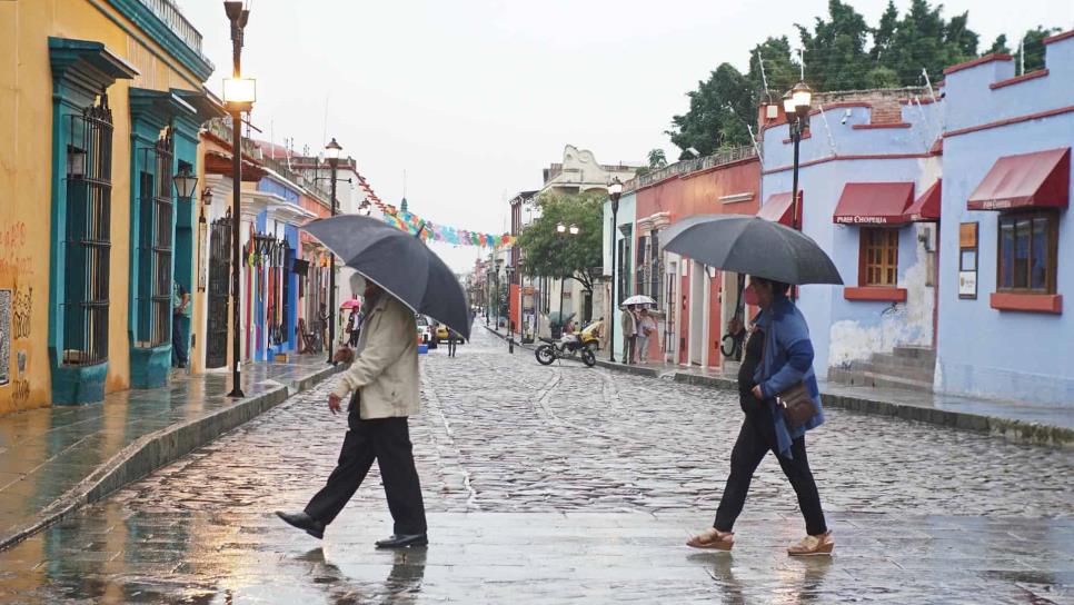 Ágatha, ya como tormenta en tierra, mantiene las fuertes lluvias en el sur de México