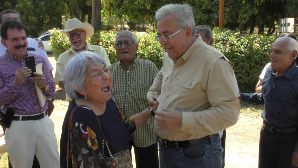 Comparte Rocha Moya experiencias con alumnos de Escuela Normal en Sonora