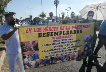 Marchan trabajadores del IMSS por las calles de Los Mochis