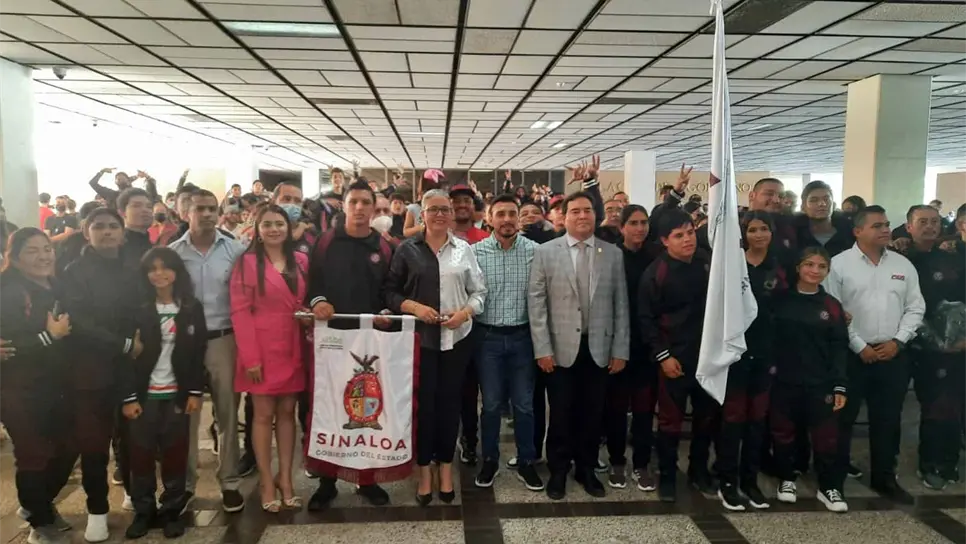 Abanderan a deportistas de Sinaloa rumbo a los Juegos Nacionales Conade 2022