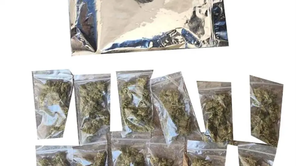 Detienen a un hombre con decenas de dosis de droga en Culiacán