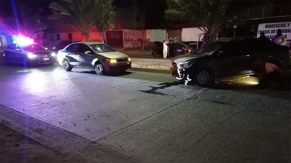 Aparatoso accidente deja sólo daños materiales al suroriente de Los Mochis