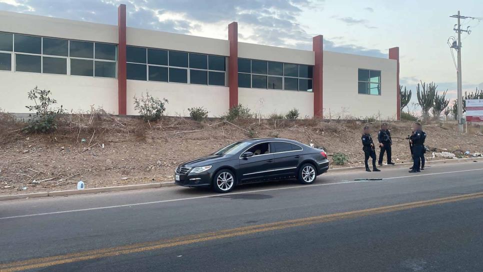 Hombre es atacado a balazos de carro a carro, en Culiacán; recibió un balazo en el rostro