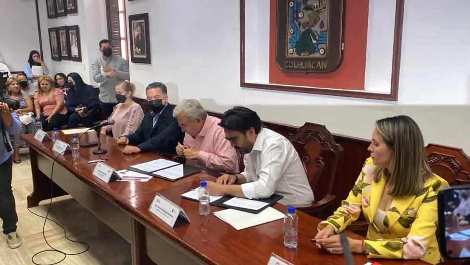 Gobiernos estatal y de Culiacán firman convenio para el pago a viudas de policías