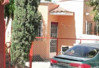 Protección Civil no logra rescatar a perrito violentado