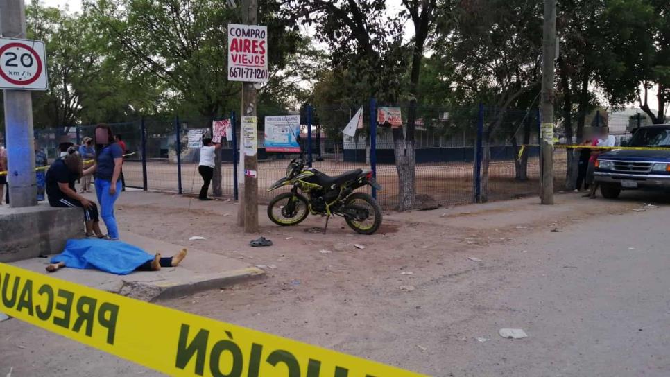 Accidente entre vehículo y motocicleta deja un hombre sin vida sobre la avenida Álvaro Obregón