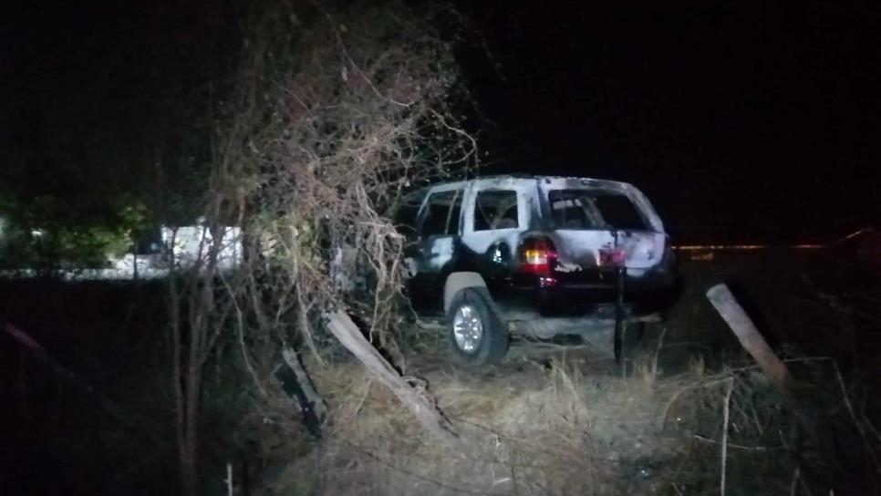 Motociclista pierde la vida y camioneta queda calcinada tras choque en la carretera a Imala