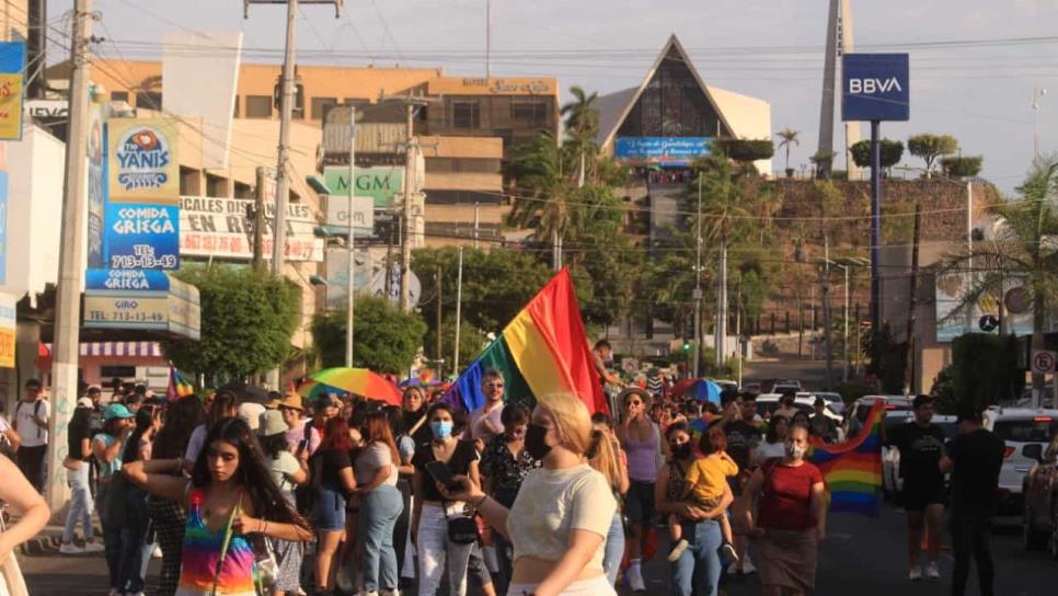 «El amor no tiene etiquetas»; marchan por la Diversidad 2022 en Culiacán