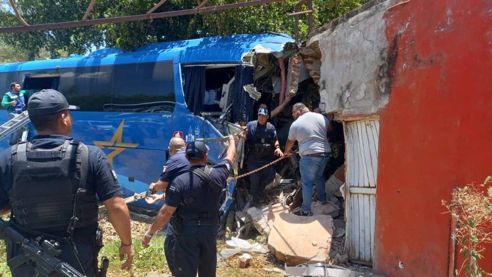 Camionazo en El Burrión deja a 8 personas lesionadas, una de gravedad