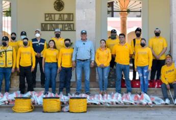 Gobierno de El Fuerte entrega equipo a apoyos a Protección Civil