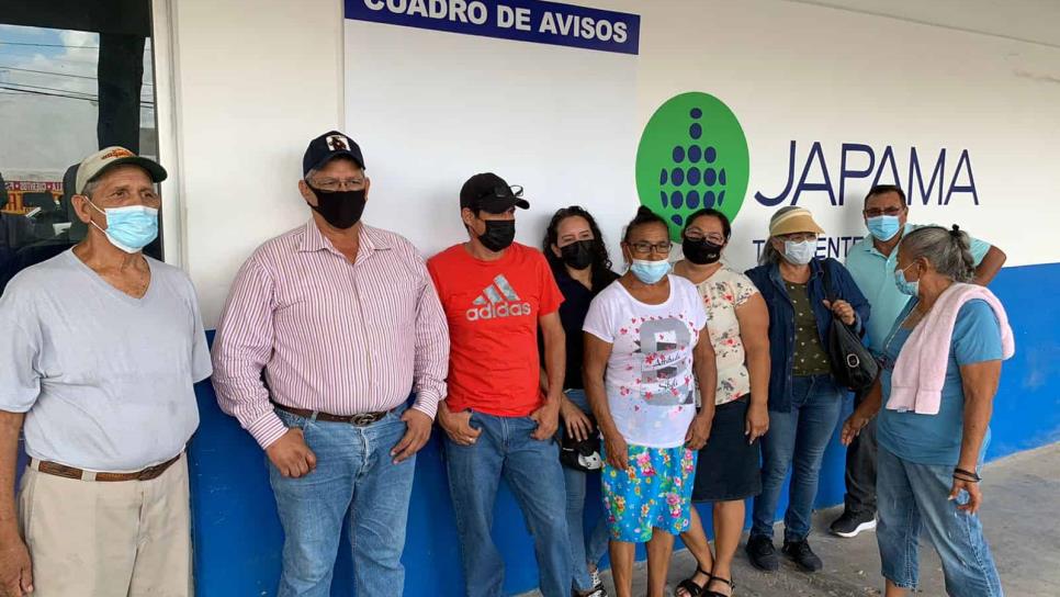 JAPAMA le cobra mil 100 pesos a vecina de la Jaramillo; se manifiestan