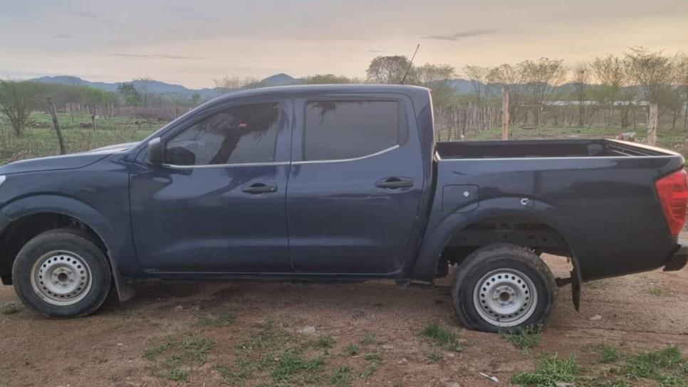 Tripualantes de camioneta son baleados por militares tras negarsee a detenerse, en Sanalona