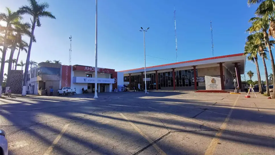 Después de marcha de AMLO en CDMX, pasan lista a funcionarios del Ayuntamiento de Ahome . | FOTO: Temática.