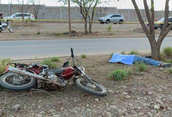 Muere albañil al sufrir accidente en la moto en que viajaba en Guamúchil