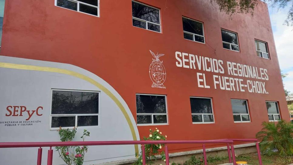 Gobierno de El Fuerte apoya mantenimiento del edificio de Servicios Regionales