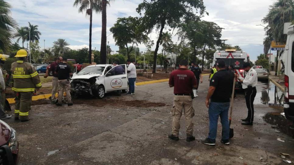 Carambola en centro de Los Mochis deja a dos lesionados