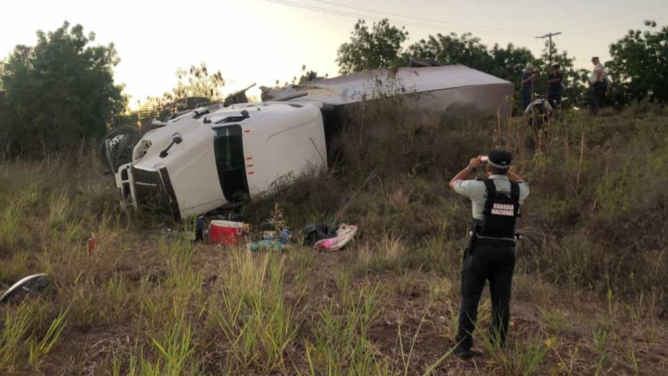 Choca tráiler contra camioneta en la México 15