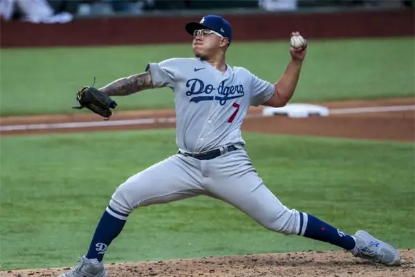 Julio Urías consigue su séptima victoria de la temporada Julio Urías consigue su séptima victoria de la temporada