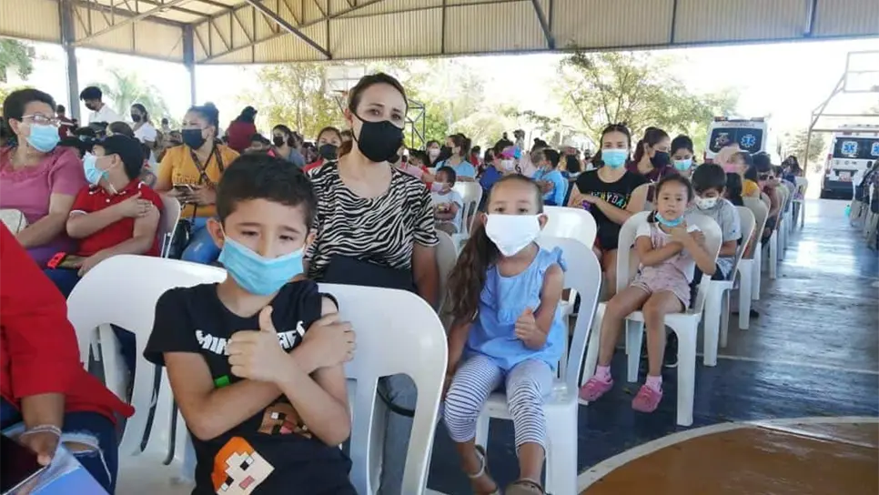 Valientes niños que se vacunaron contra Covid-19. FOTO: Archivo Luz Noticias.