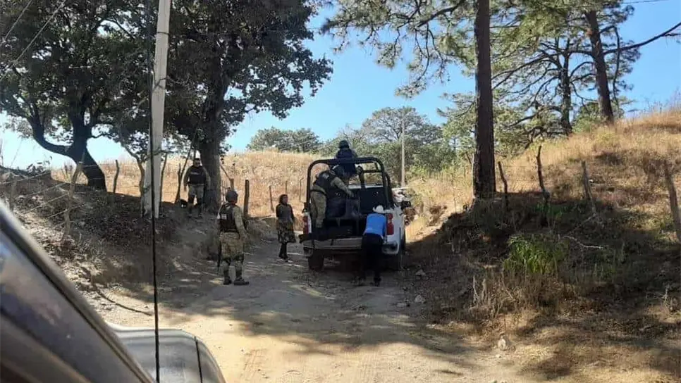 Detienen a policía y dos hombres más en Choix con un rifle de cacería sin permiso