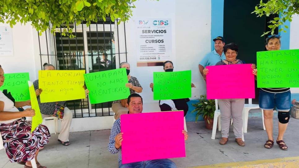 Hasta cuatro días se han quedado sin agua familias de La Noria