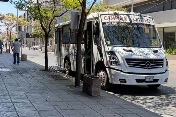 Choferes aseguran que el aumento de un peso a la tarifa no beneficia nada Choferes aseguran que el aumento de un peso a la tarifa no beneficia nada