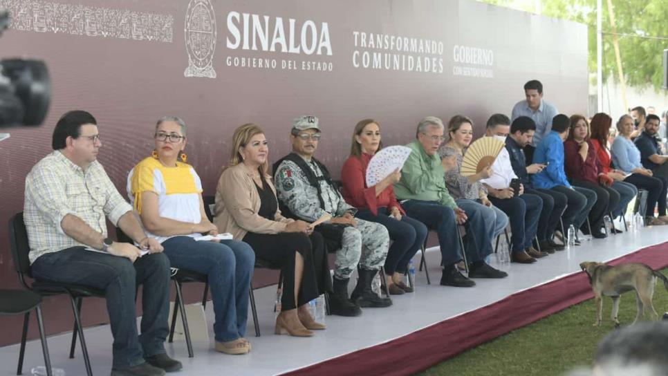 Llega gobernador a Escuinapa con calles a pavimentar, y otras ya terminadas