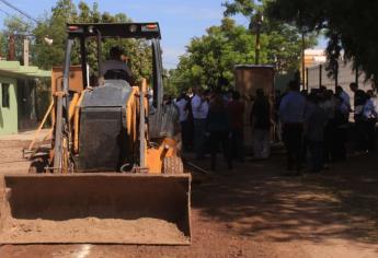 Inicia la pavimentación de calle aledaña a la UPES de Los Mochis