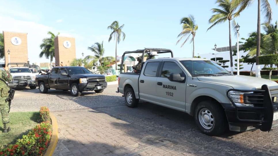 Tras 12 horas, Sedena detiene a tres y asegura droga, armas y siete vehículos en Mazatlán