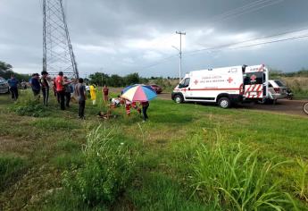 Jóvenes motociclista derrapan sobre la Obregón: hospitalizan a uno de ellos