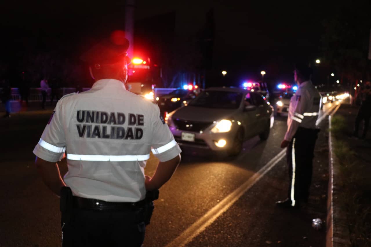 Cinco conductores a barandilla y 10 «rescatados» por familiares, saldo del nuevo alcoholímetro
